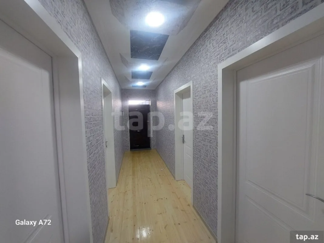 Satılır 3 otaqlı həyət evi 240 m²