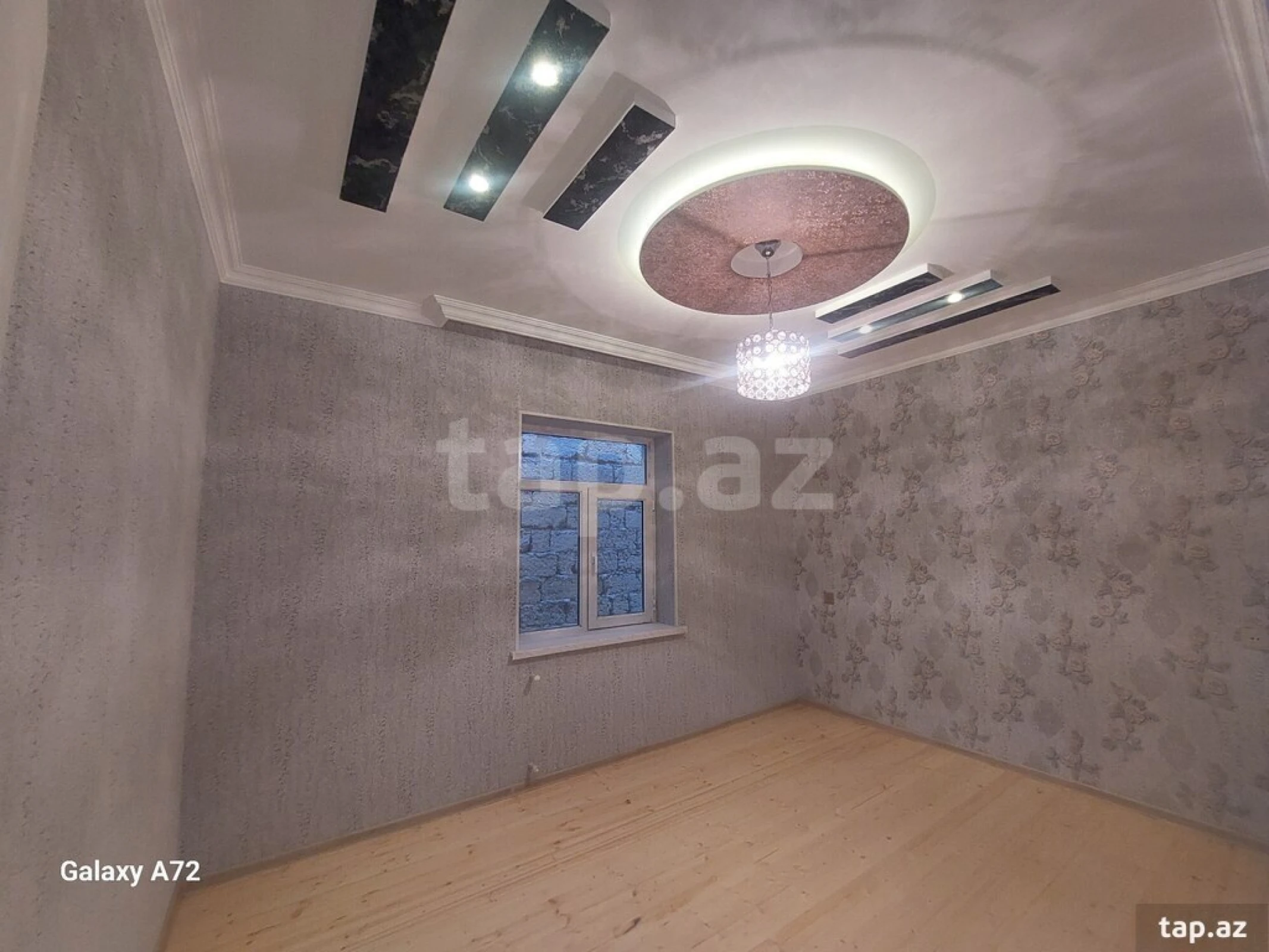 Satılır 3 otaqlı həyət evi 240 m²