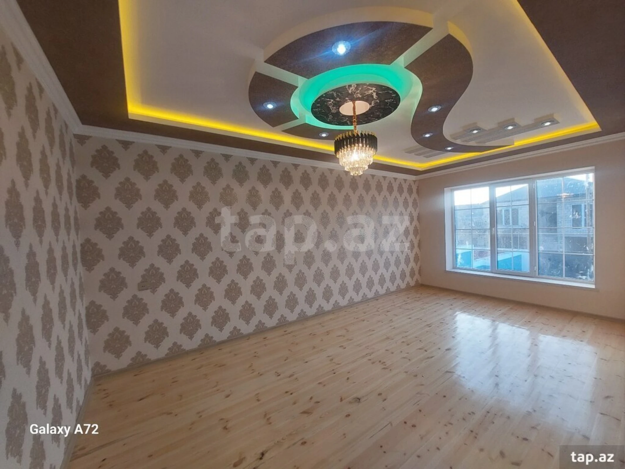 Satılır 3 otaqlı həyət evi 240 m²