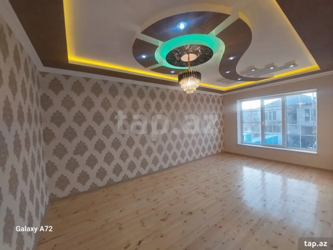 Satılır 3 otaqlı həyət evi 240 m²