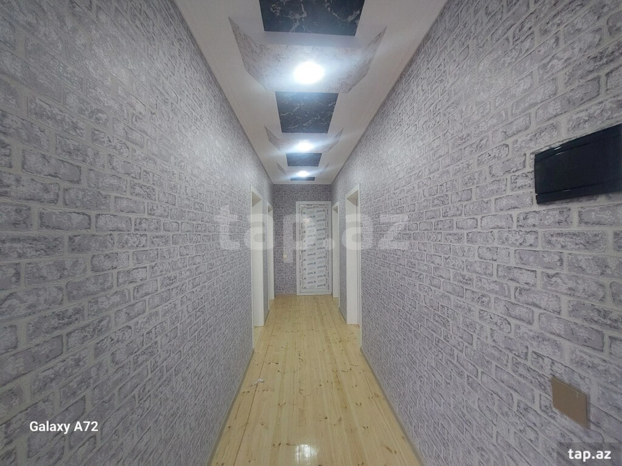 Satılır 3 otaqlı həyət evi 240 m²