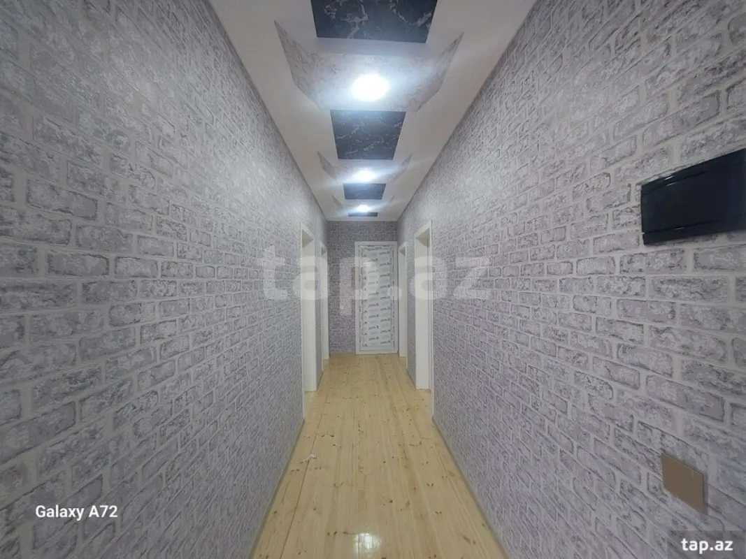 Satılır 3 otaqlı həyət evi 240 m²