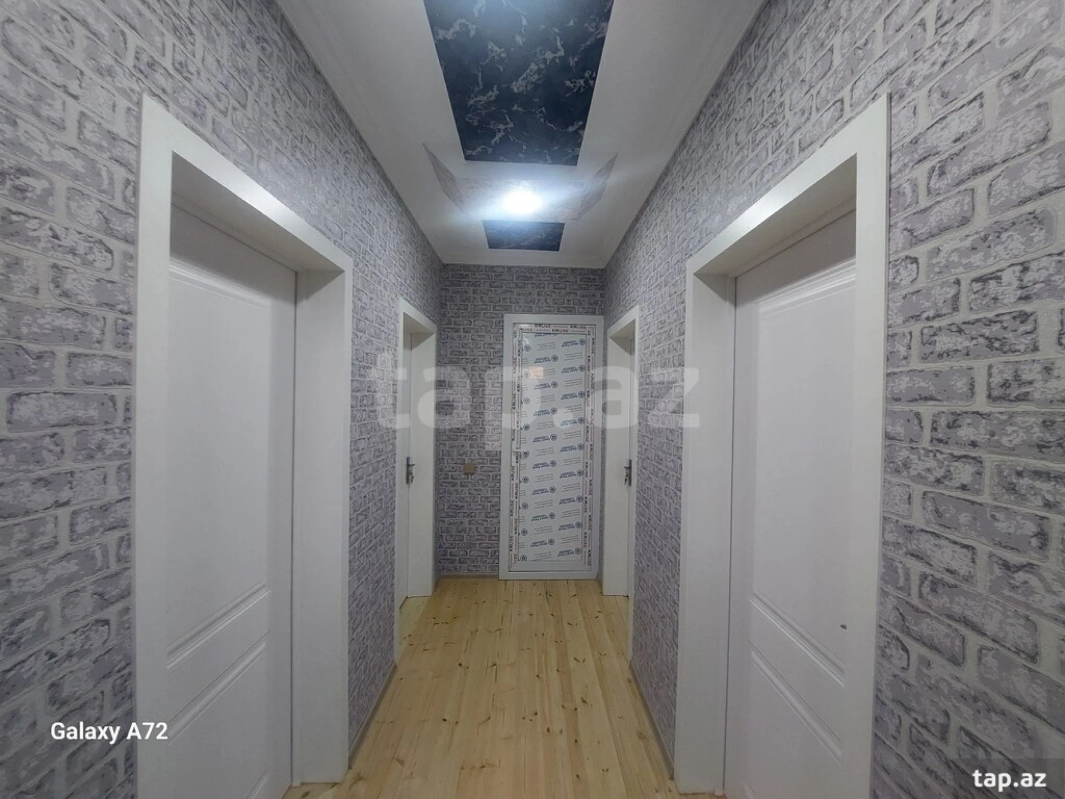 Satılır 3 otaqlı həyət evi 240 m²