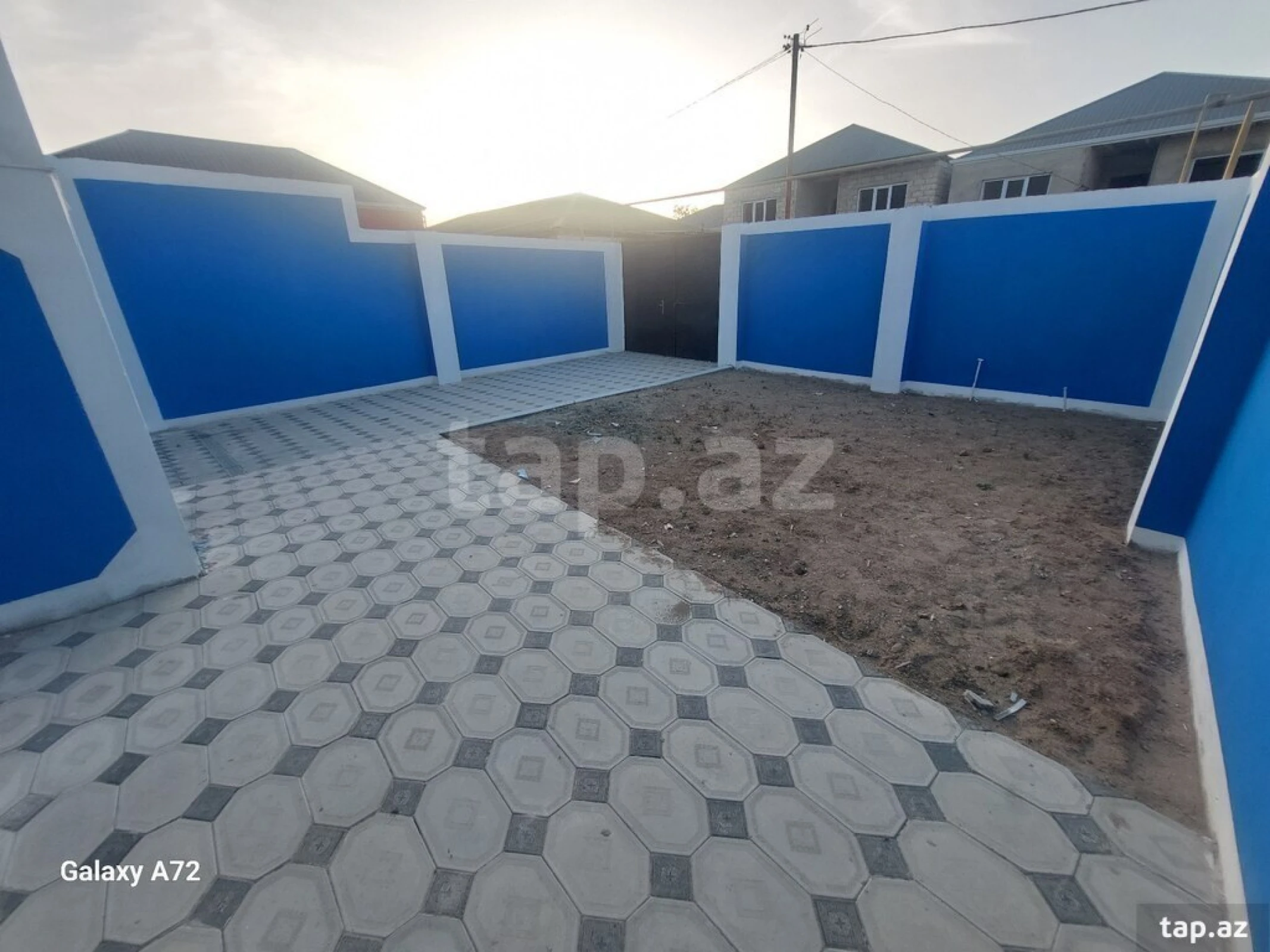 Satılır 3 otaqlı həyət evi 240 m²