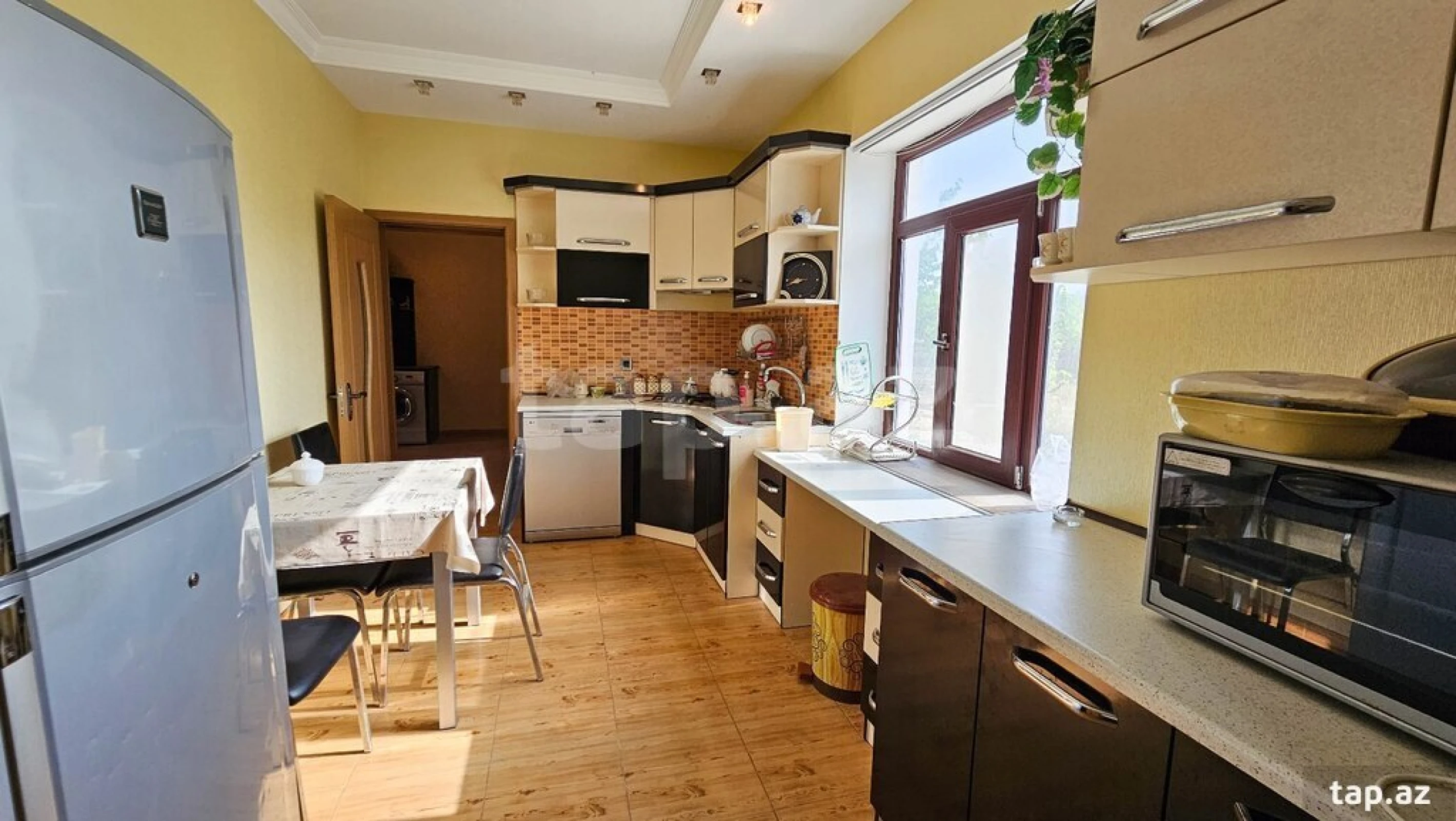 Satılır 7 otaqlı həyət evi 218 m²