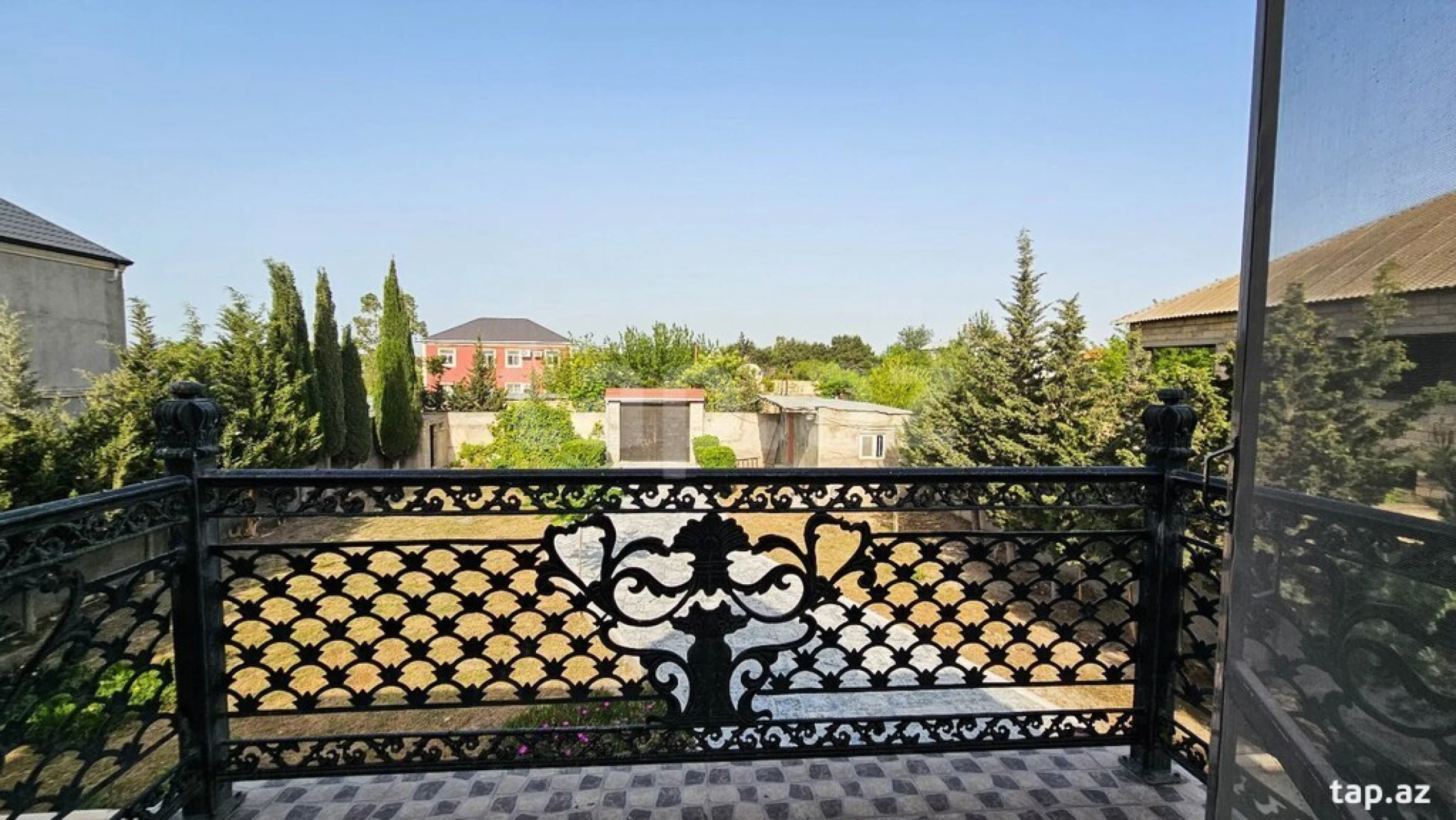 Satılır 7 otaqlı həyət evi 218 m²