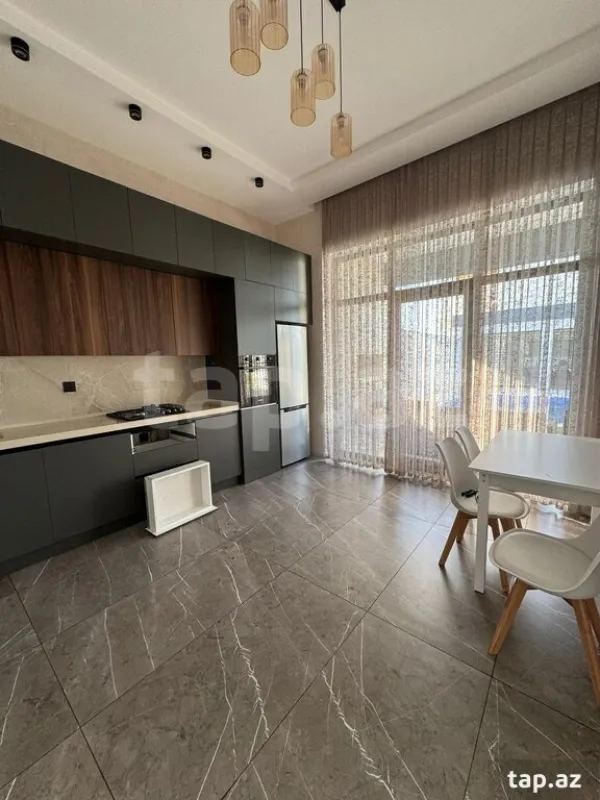 Kirayə verilir 4 otaqlı həyət evi 200 m²