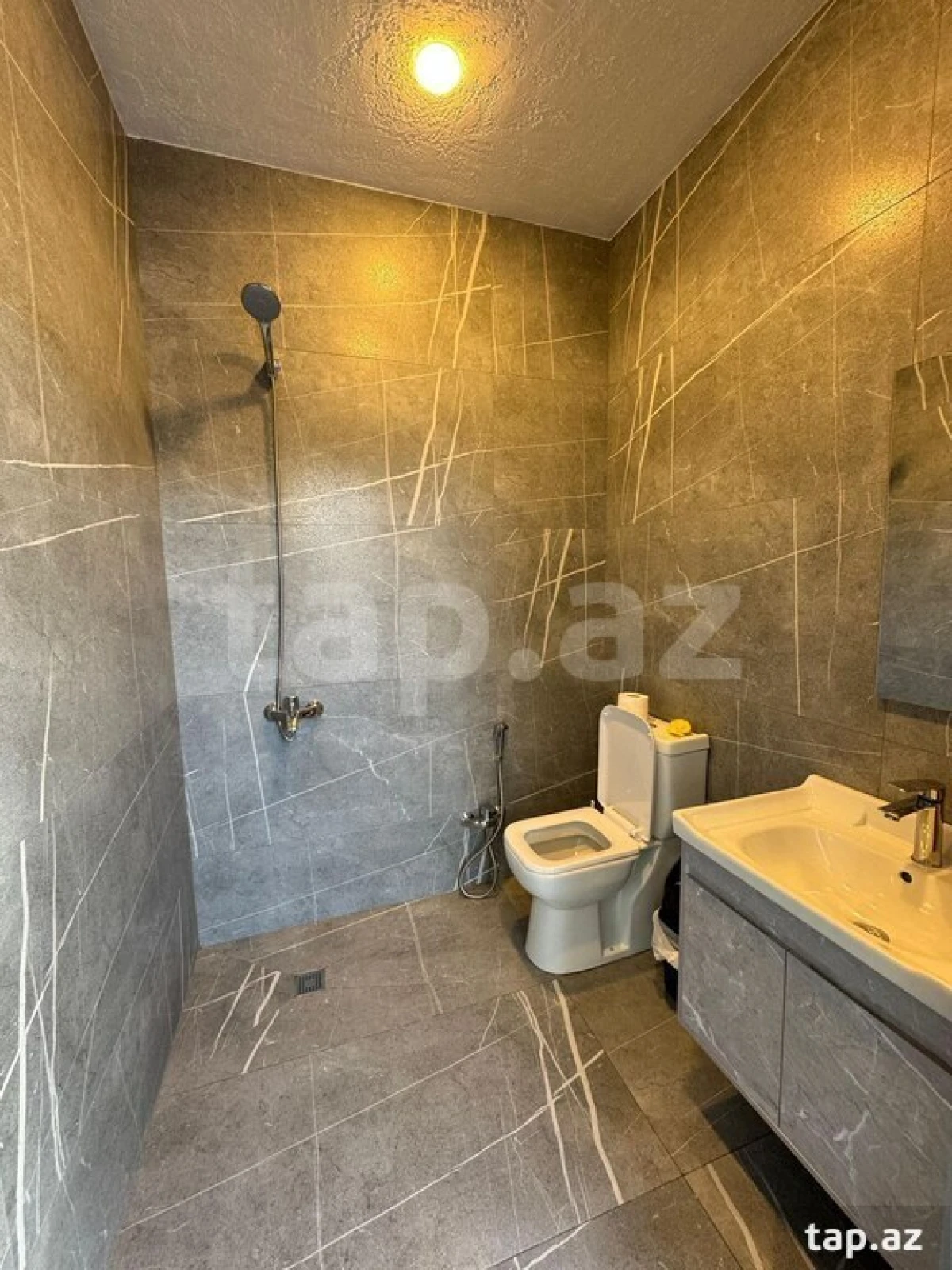 Kirayə verilir 4 otaqlı həyət evi 200 m²