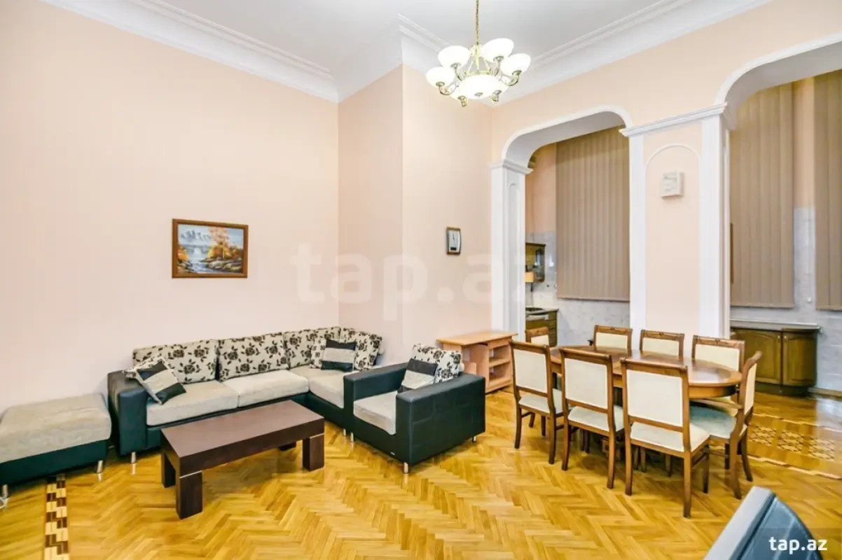 Kirayə verilir 3 otaqlı mənzil 165 m²