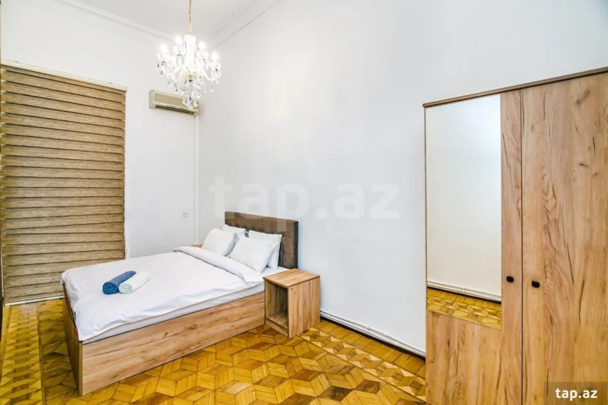 Kirayə verilir 5 otaqlı mənzil 260 m²