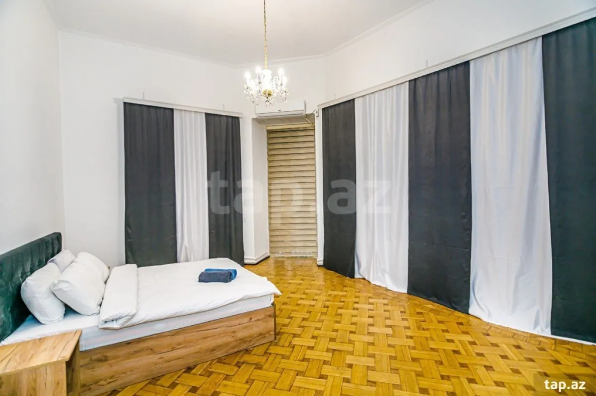 Kirayə verilir 5 otaqlı mənzil 260 m²