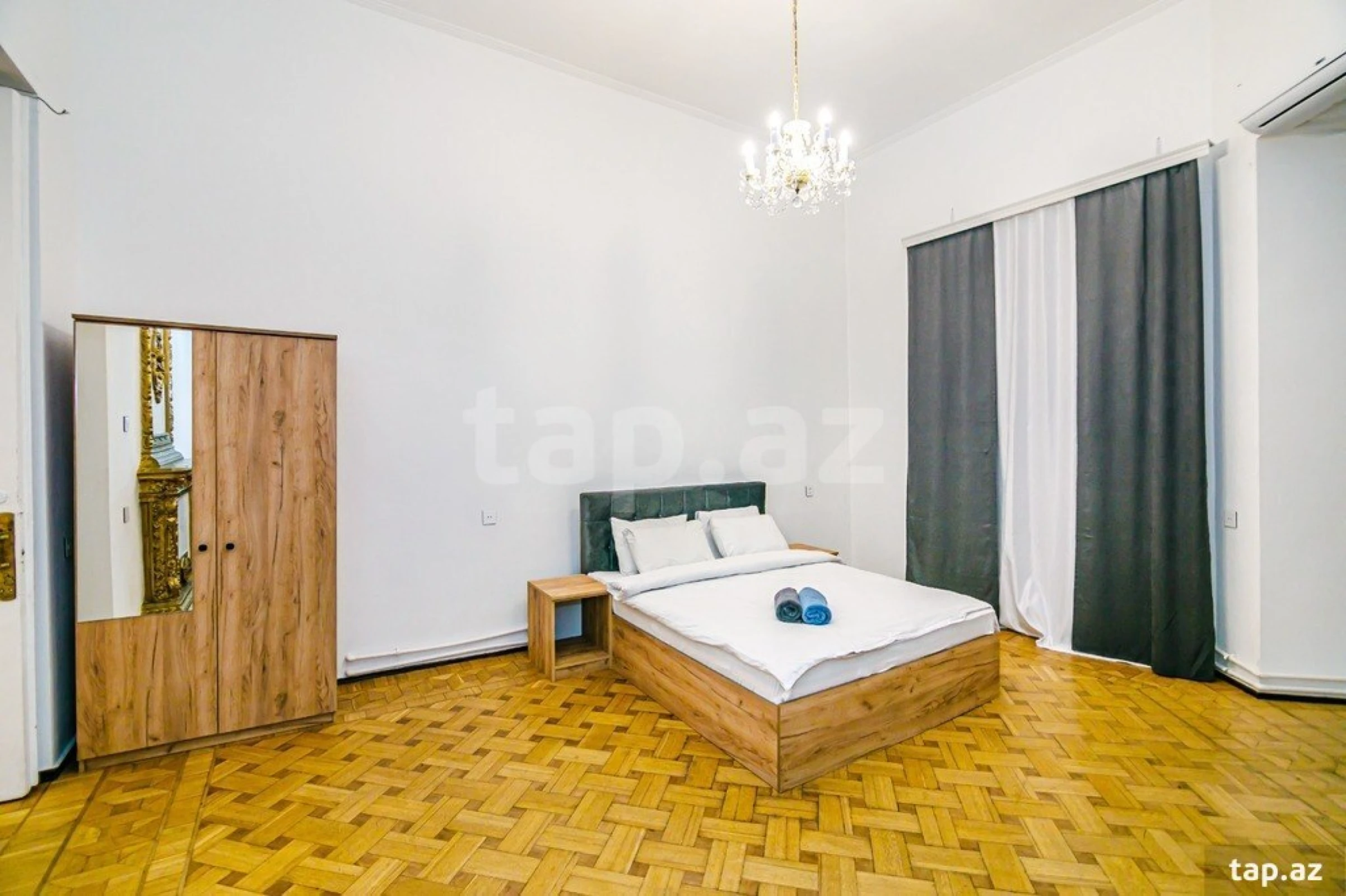Kirayə verilir 5 otaqlı mənzil 260 m²