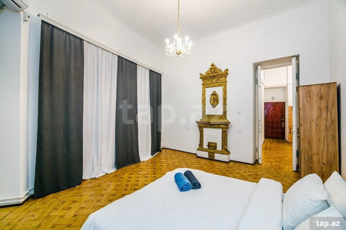 Kirayə verilir 5 otaqlı mənzil 260 m²