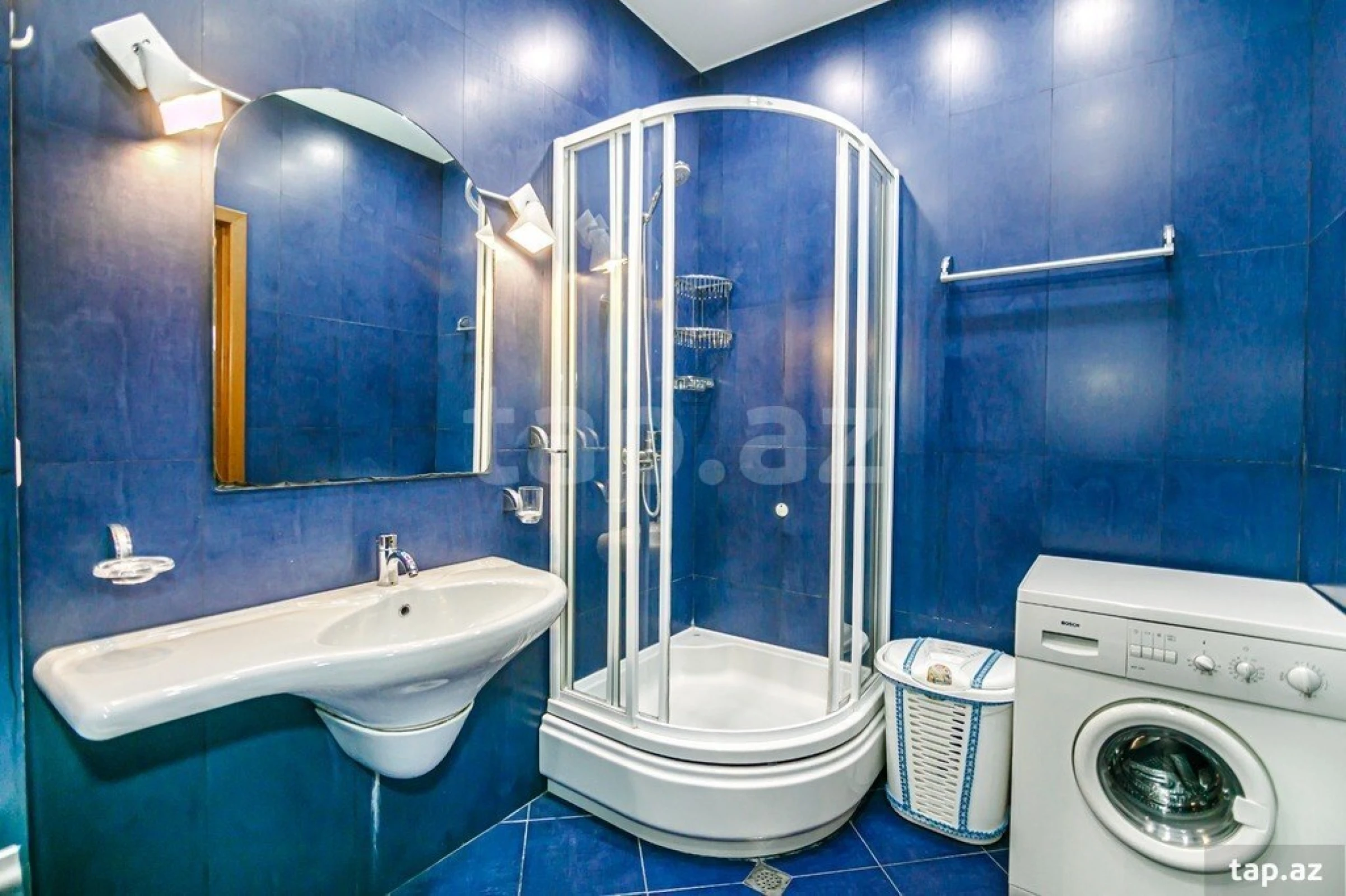 Kirayə verilir 3 otaqlı yeni tikili 205 m²