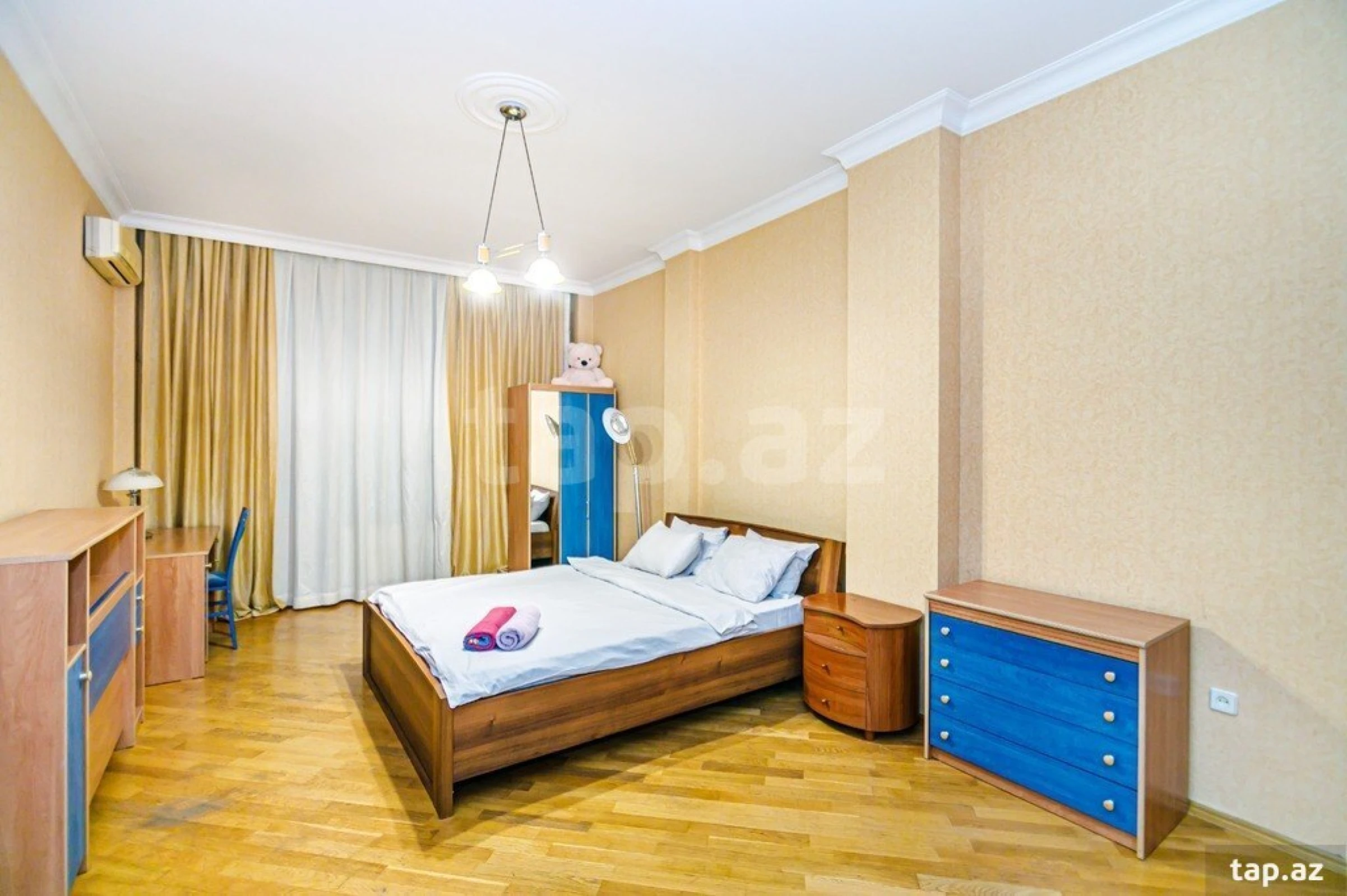 Kirayə verilir 3 otaqlı yeni tikili 205 m²