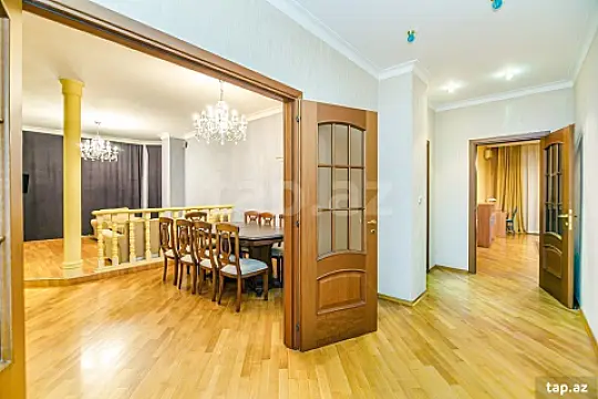 Kirayə verilir 3 otaqlı yeni tikili 205 m² — Bakı 3 otaq 205.00 m²