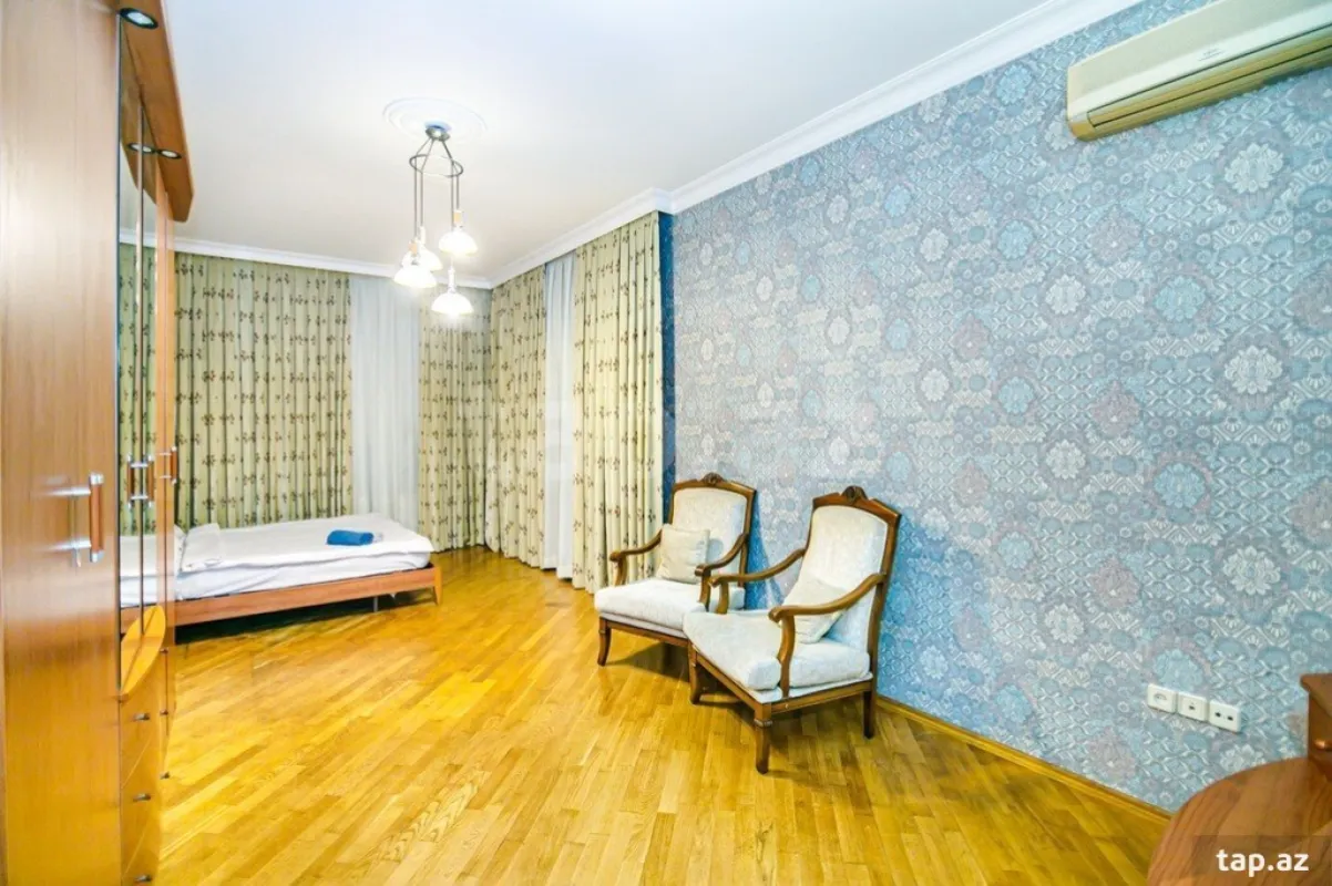 Kirayə verilir 3 otaqlı yeni tikili 205 m²