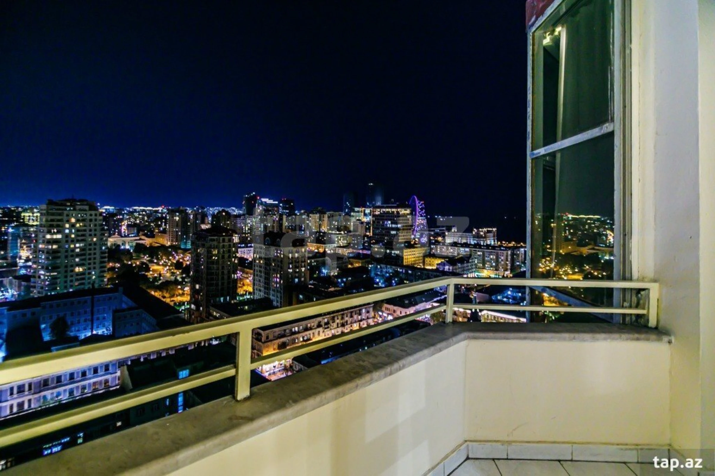 Kirayə verilir 3 otaqlı yeni tikili 205 m²