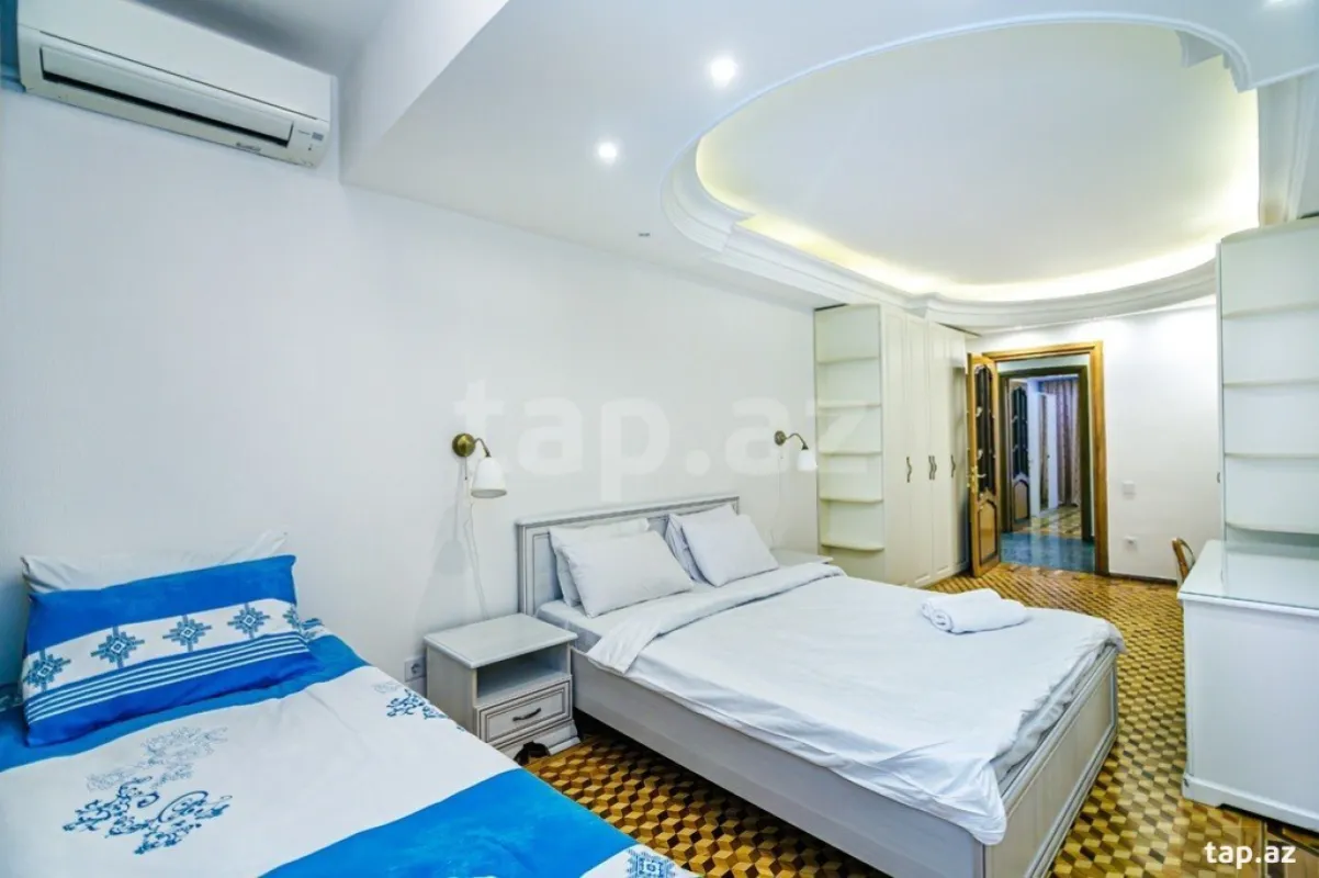 Kirayə verilir 4 otaqlı mənzil 165 m²