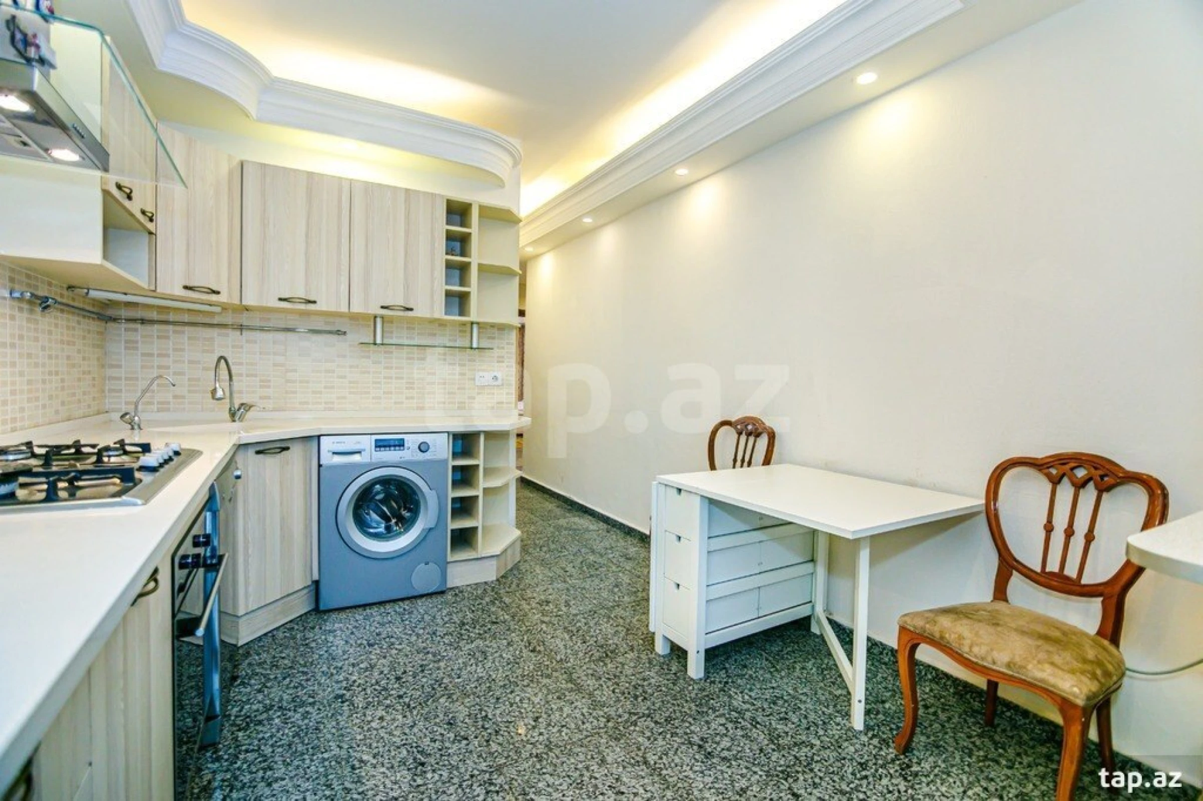 Kirayə verilir 4 otaqlı mənzil 165 m²