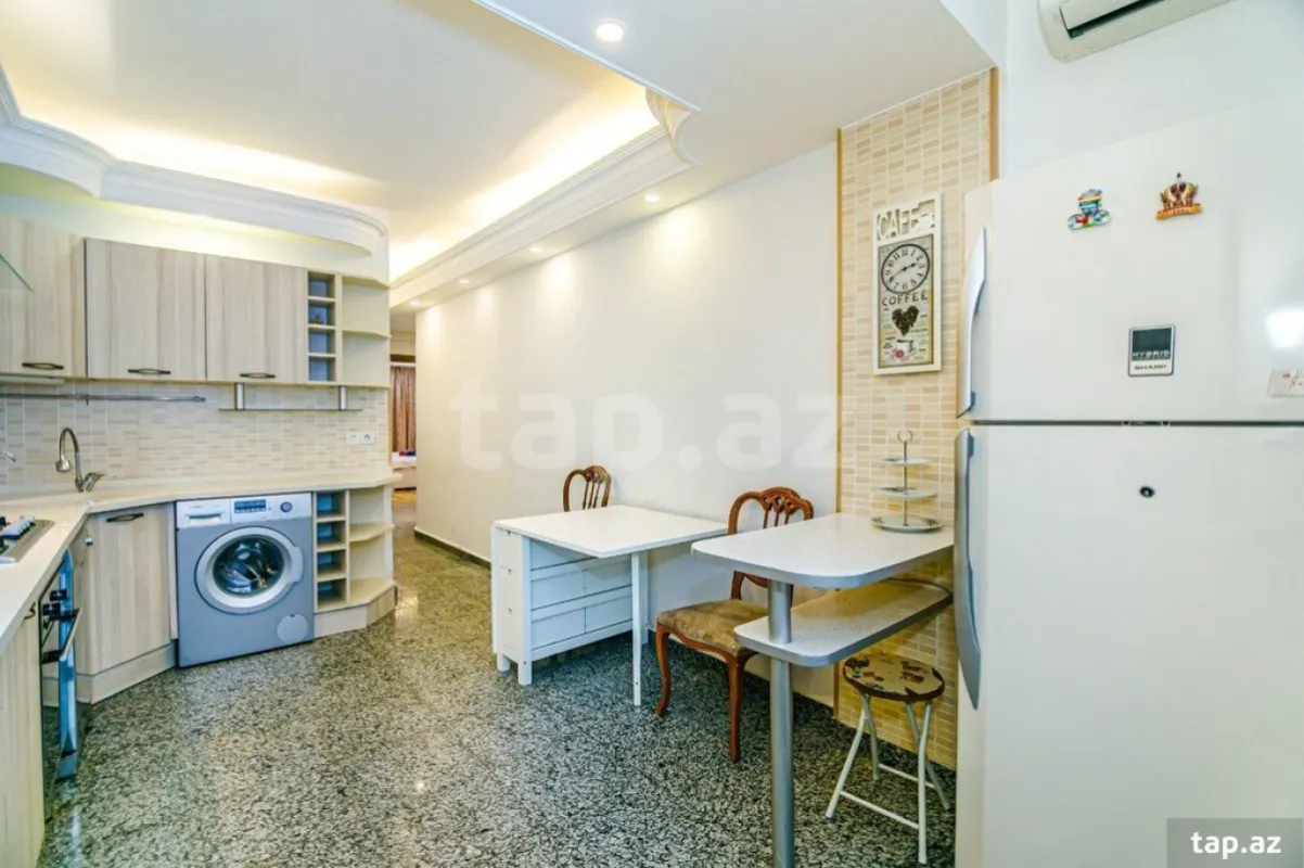 Kirayə verilir 4 otaqlı mənzil 165 m²