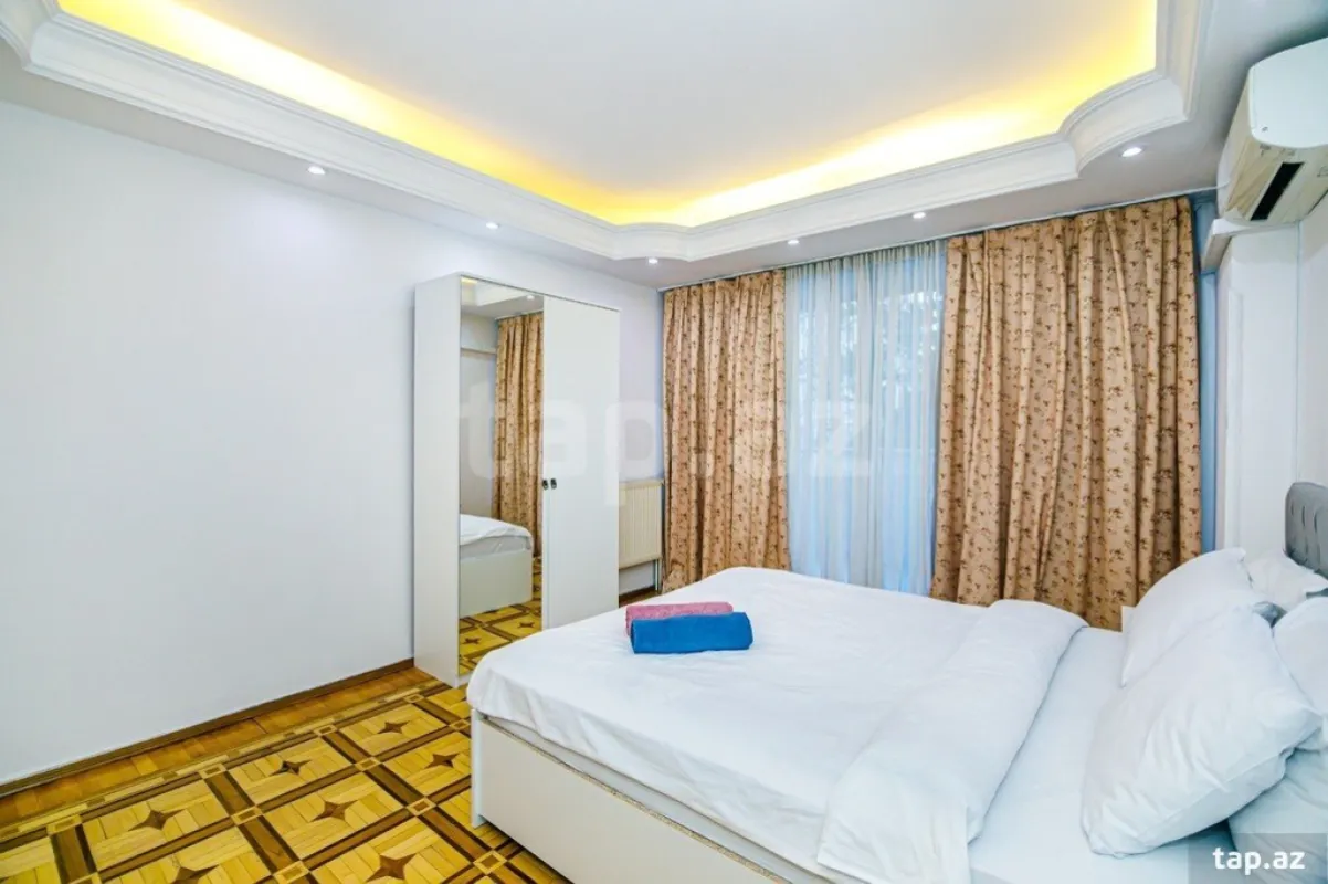 Kirayə verilir 4 otaqlı mənzil 165 m²