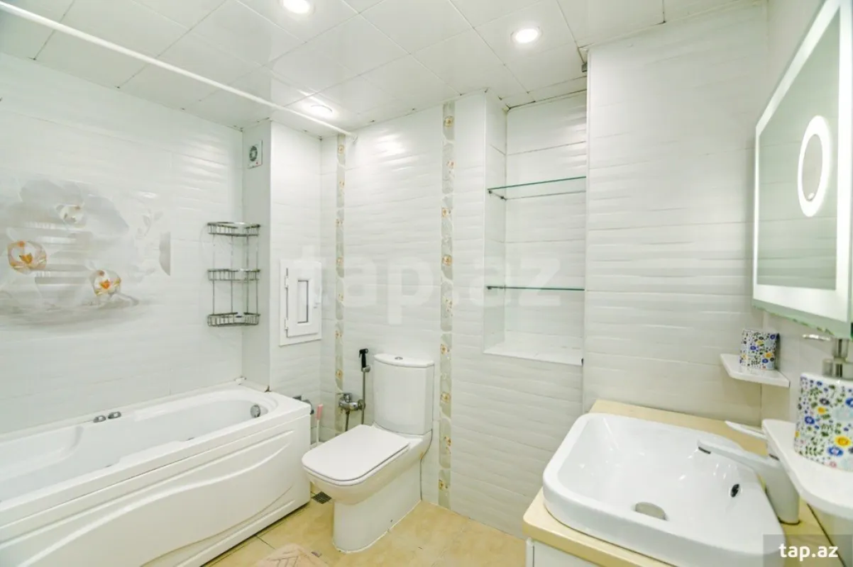 Kirayə verilir 4 otaqlı mənzil 165 m²