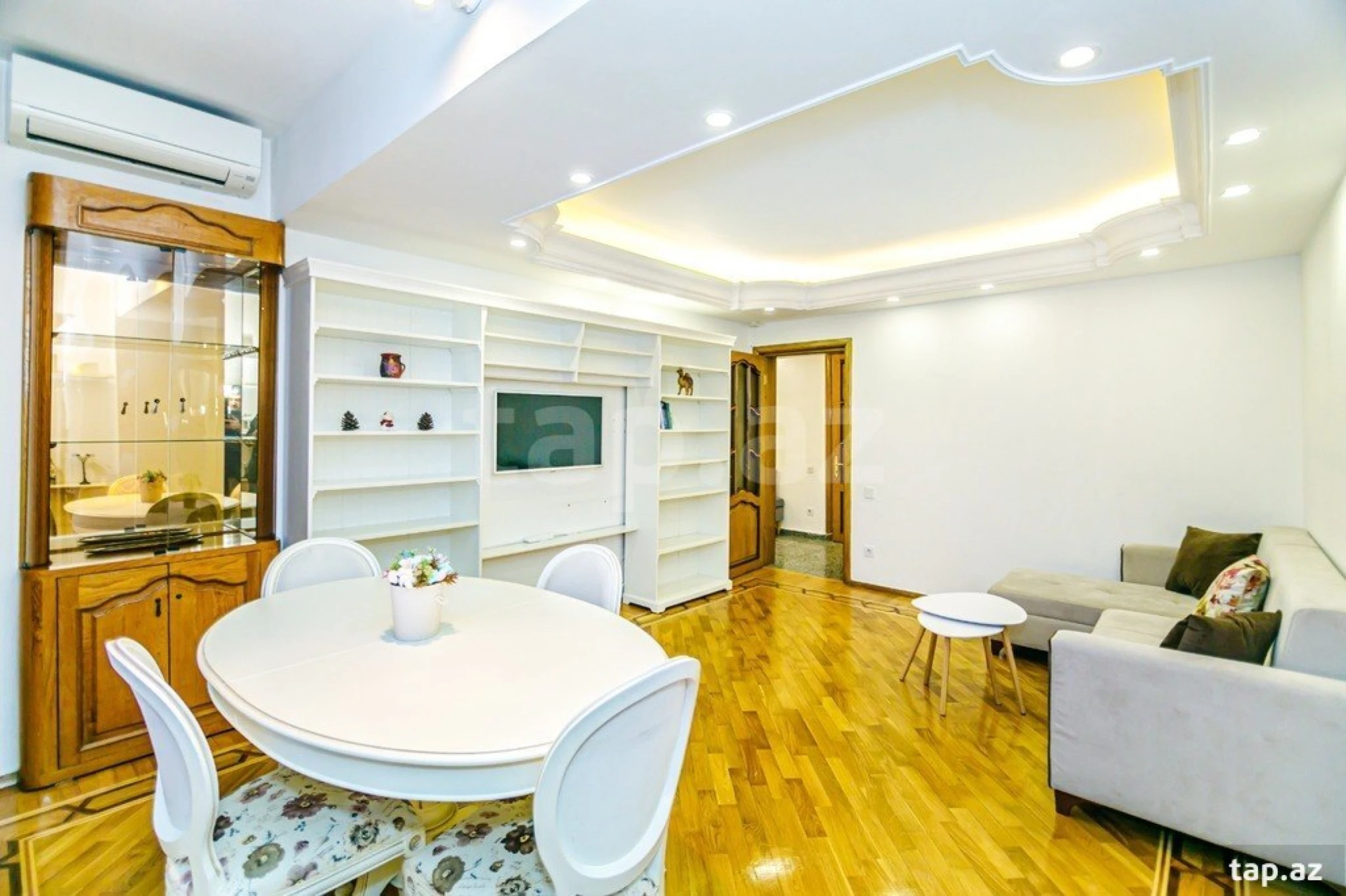Kirayə verilir 4 otaqlı mənzil 165 m²