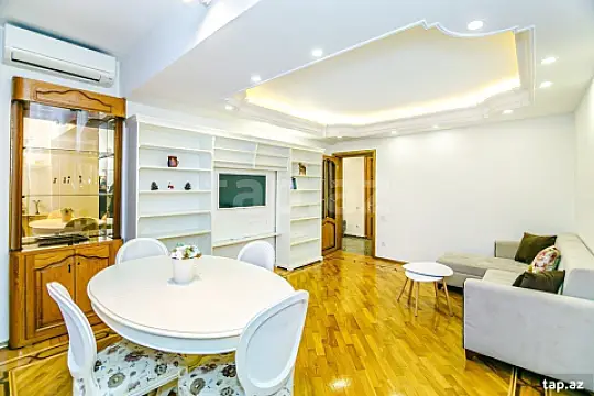 Kirayə verilir 4 otaqlı mənzil 165 m²