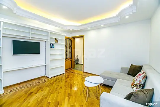 Kirayə verilir 4 otaqlı mənzil 165 m²