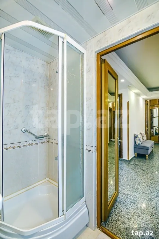 Kirayə verilir 4 otaqlı mənzil 165 m²