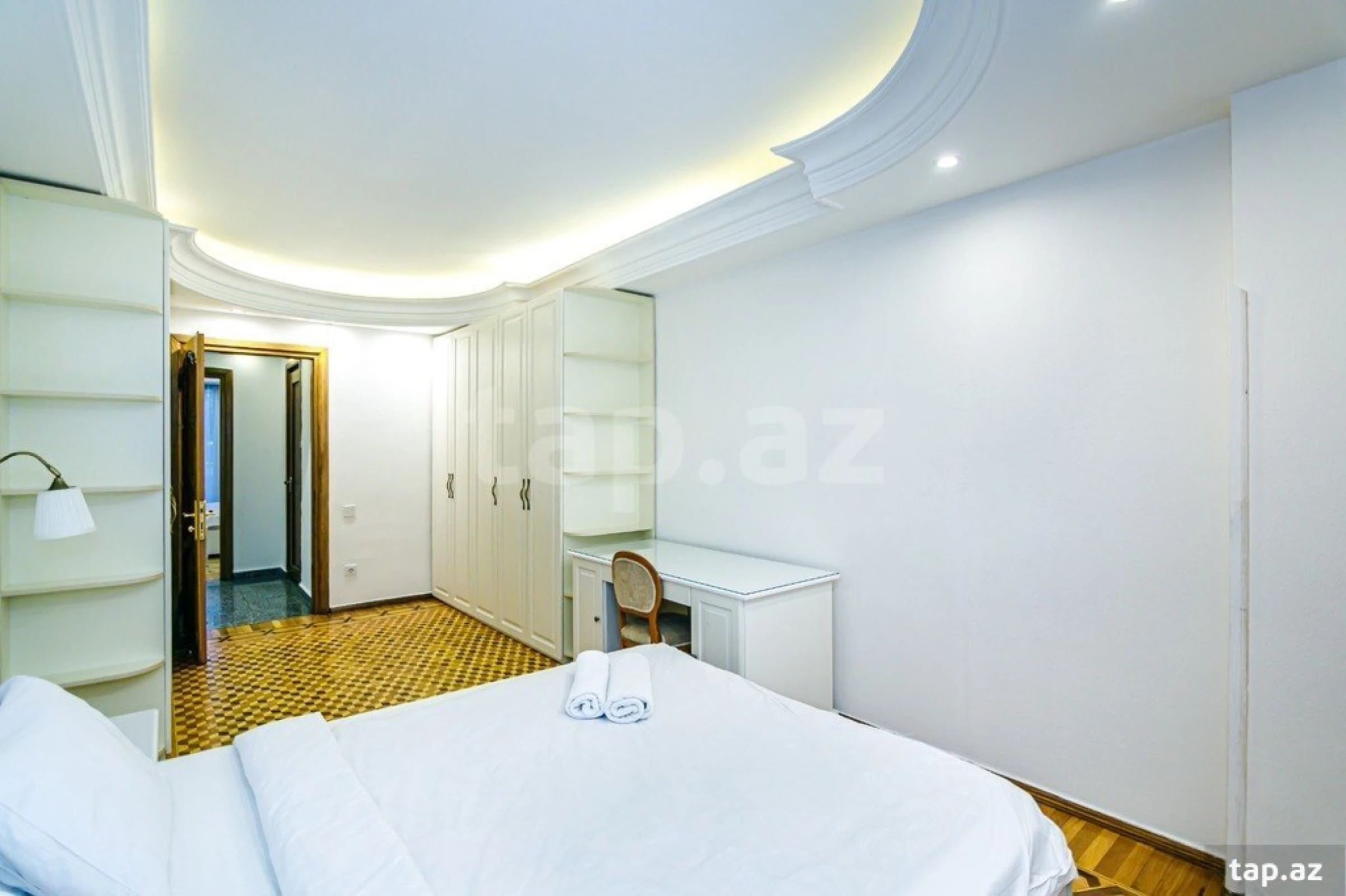 Kirayə verilir 4 otaqlı mənzil 165 m²
