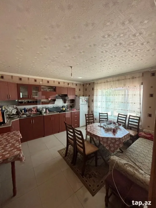 Satılır 6 otaqlı həyət evi 174 m²