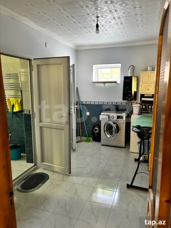 Satılır 6 otaqlı həyət evi 174 m²