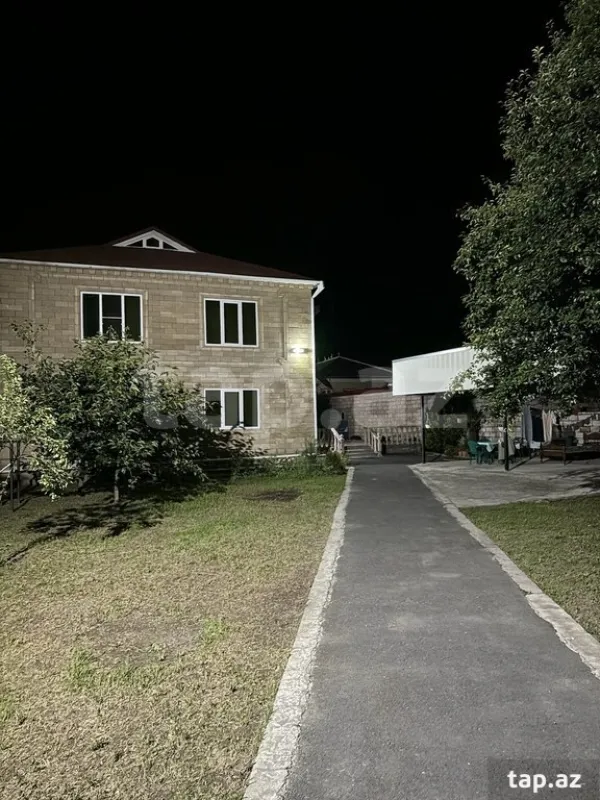 Satılır 6 otaqlı həyət evi 174 m²