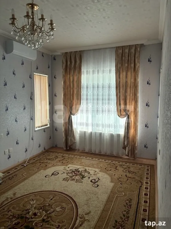 Satılır 6 otaqlı həyət evi 174 m²
