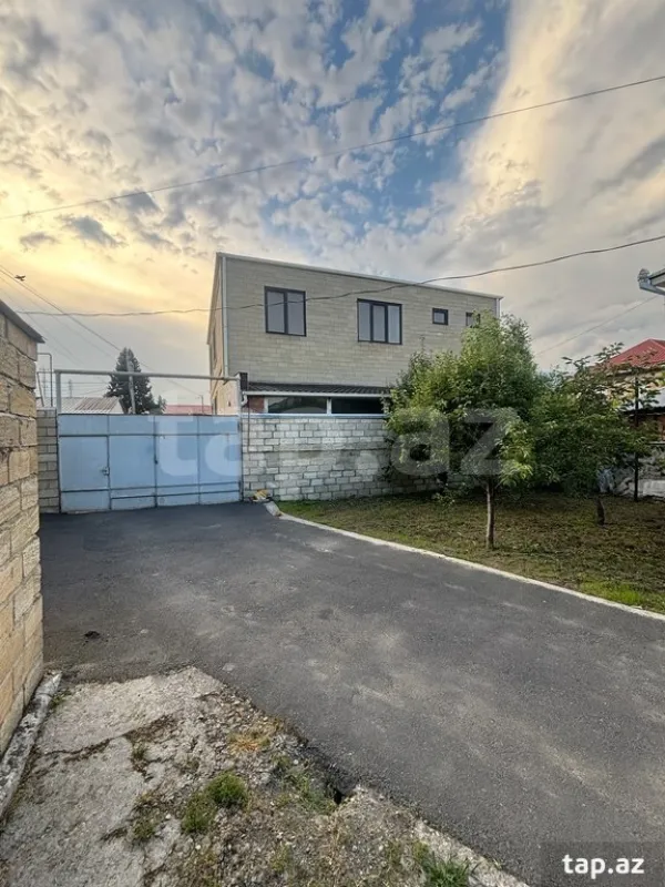 Satılır 6 otaqlı həyət evi 174 m²