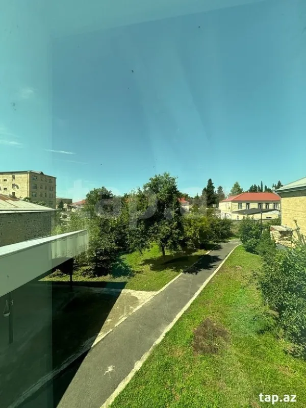 Satılır 6 otaqlı həyət evi 174 m²