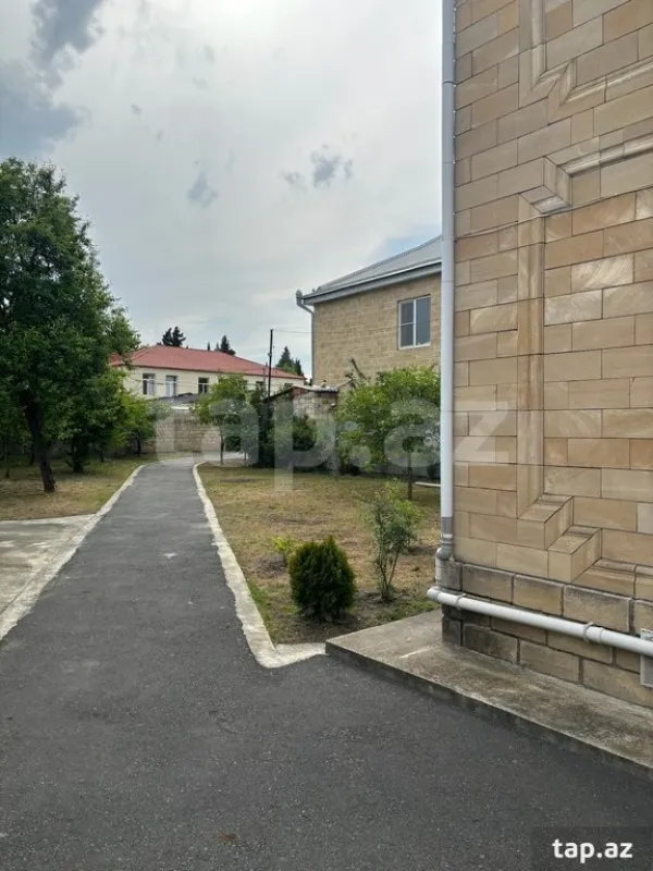 Satılır 6 otaqlı həyət evi 174 m²