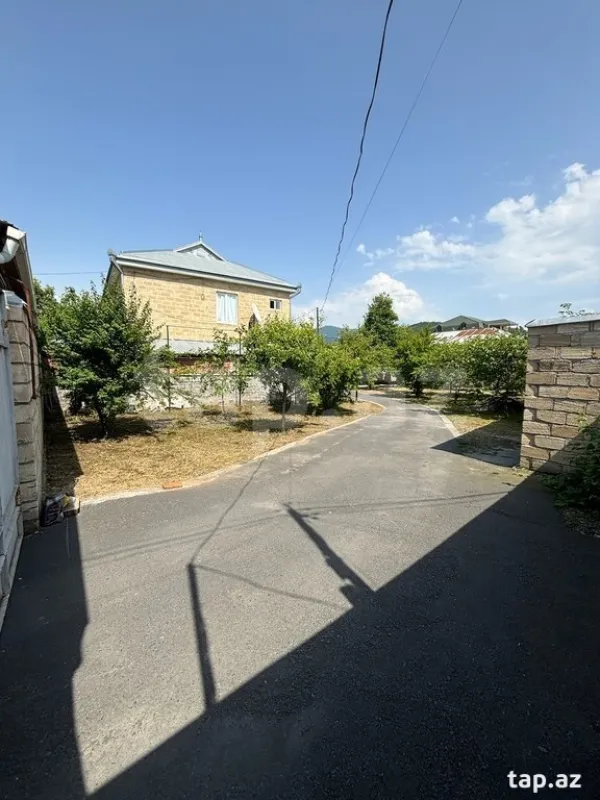 Satılır 6 otaqlı həyət evi 174 m²