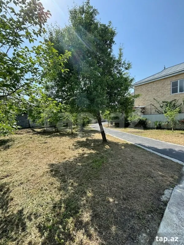 Satılır 6 otaqlı həyət evi 174 m²