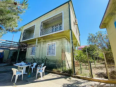 Satılır 4 otaqlı həyət evi 130 m² — Bakı 4 otaq 130.00 m²