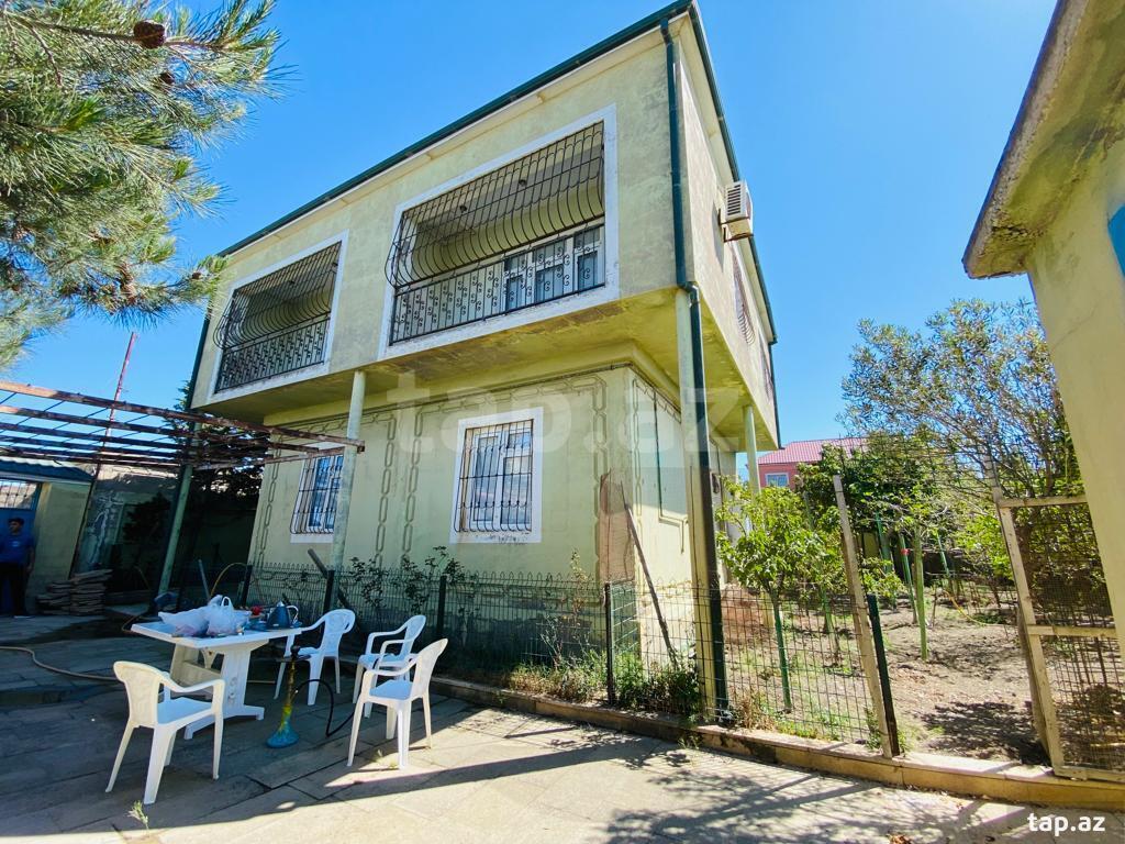 Satılır 4 otaqlı həyət evi 130 m²