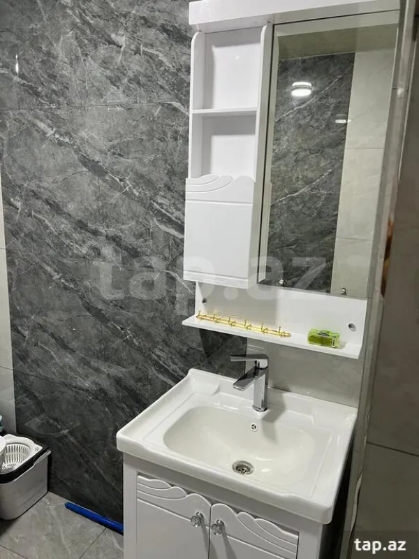 Kirayə verilir 4 otaqlı həyət evi