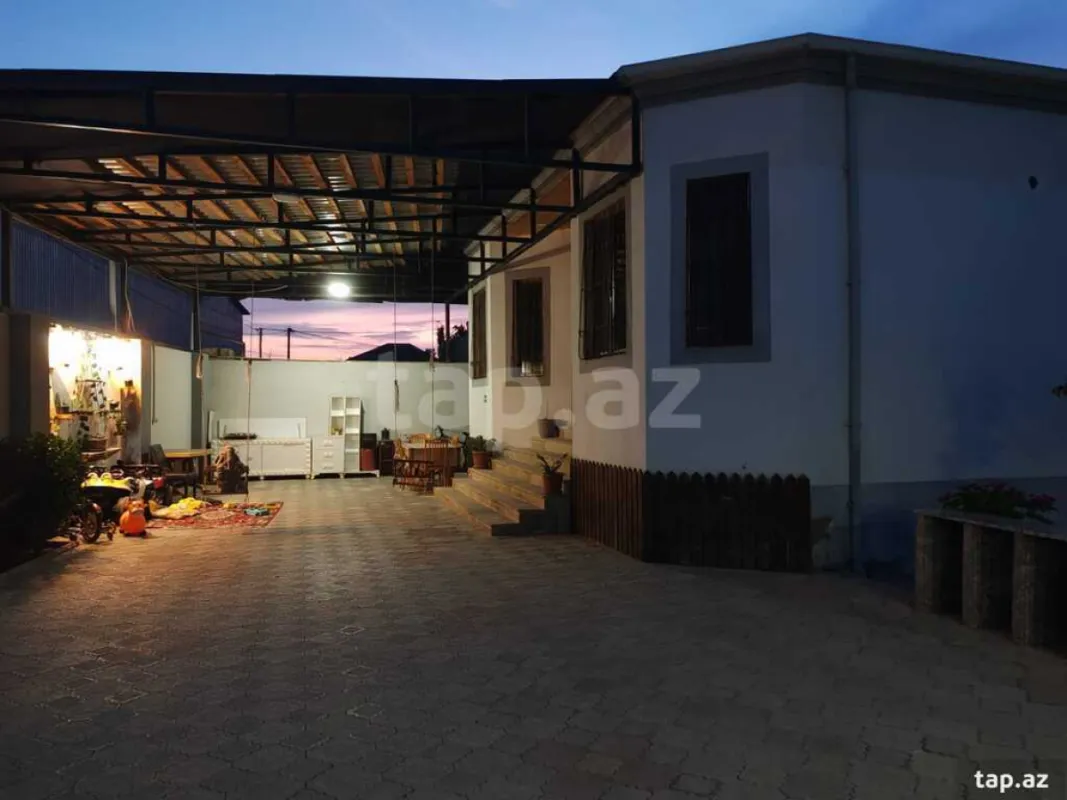 Satılır 4 otaqlı həyət evi