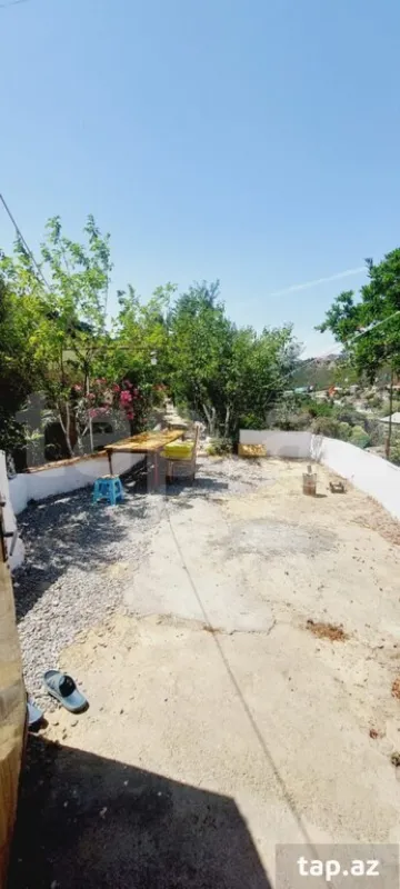 Satılır 4 otaqlı həyət evi