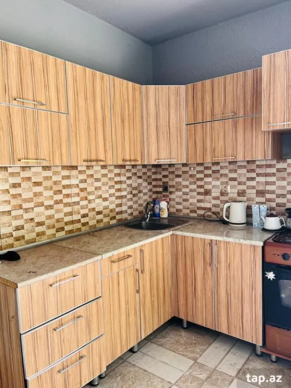 Kirayə verilir 4 otaqlı həyət evi