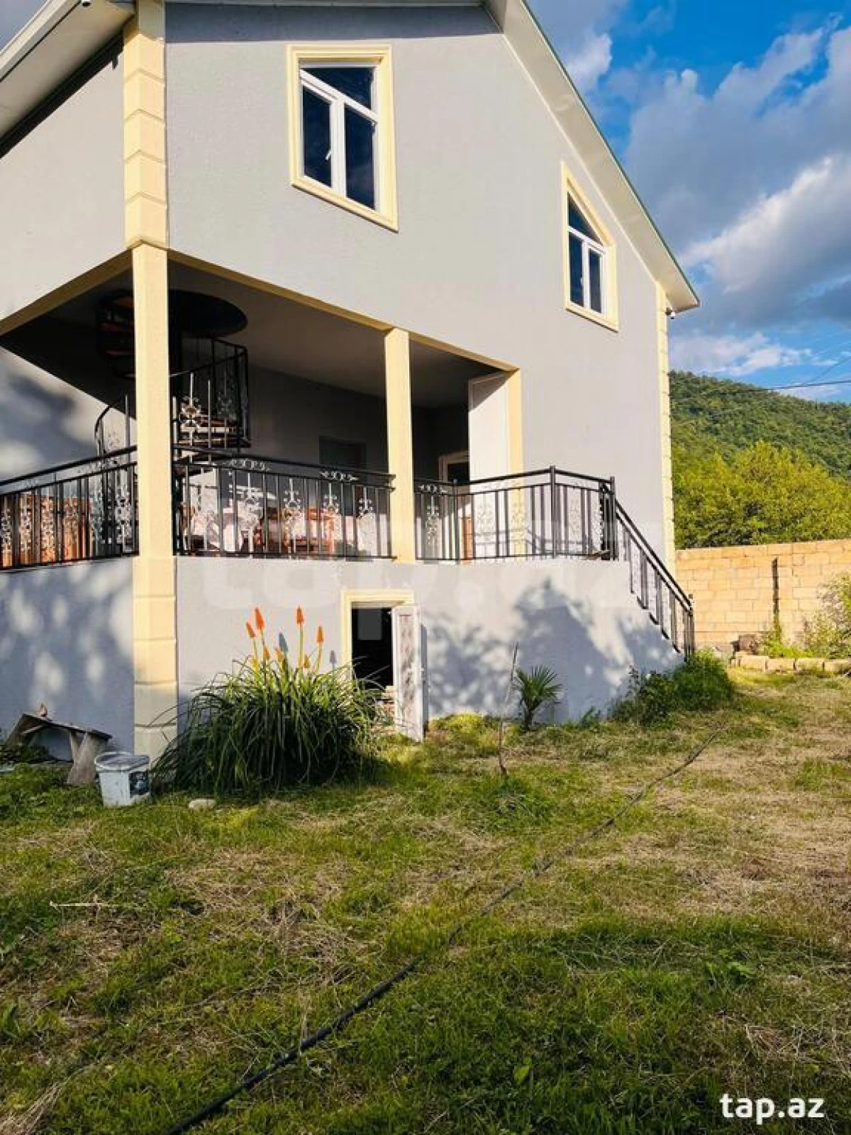 Kirayə verilir 4 otaqlı həyət evi