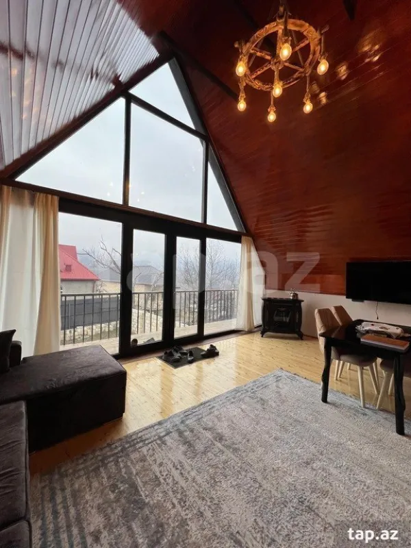 Kirayə verilir 3 otaqlı həyət evi