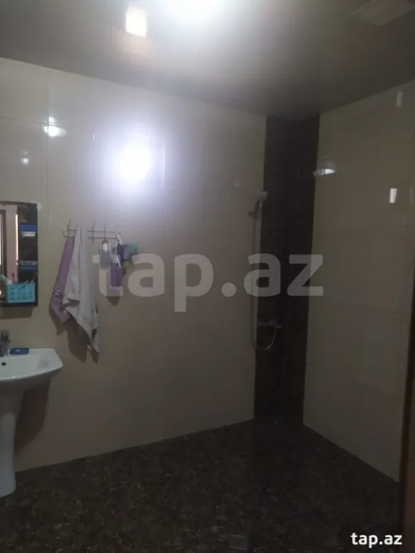 Satılır 4 otaqlı həyət evi